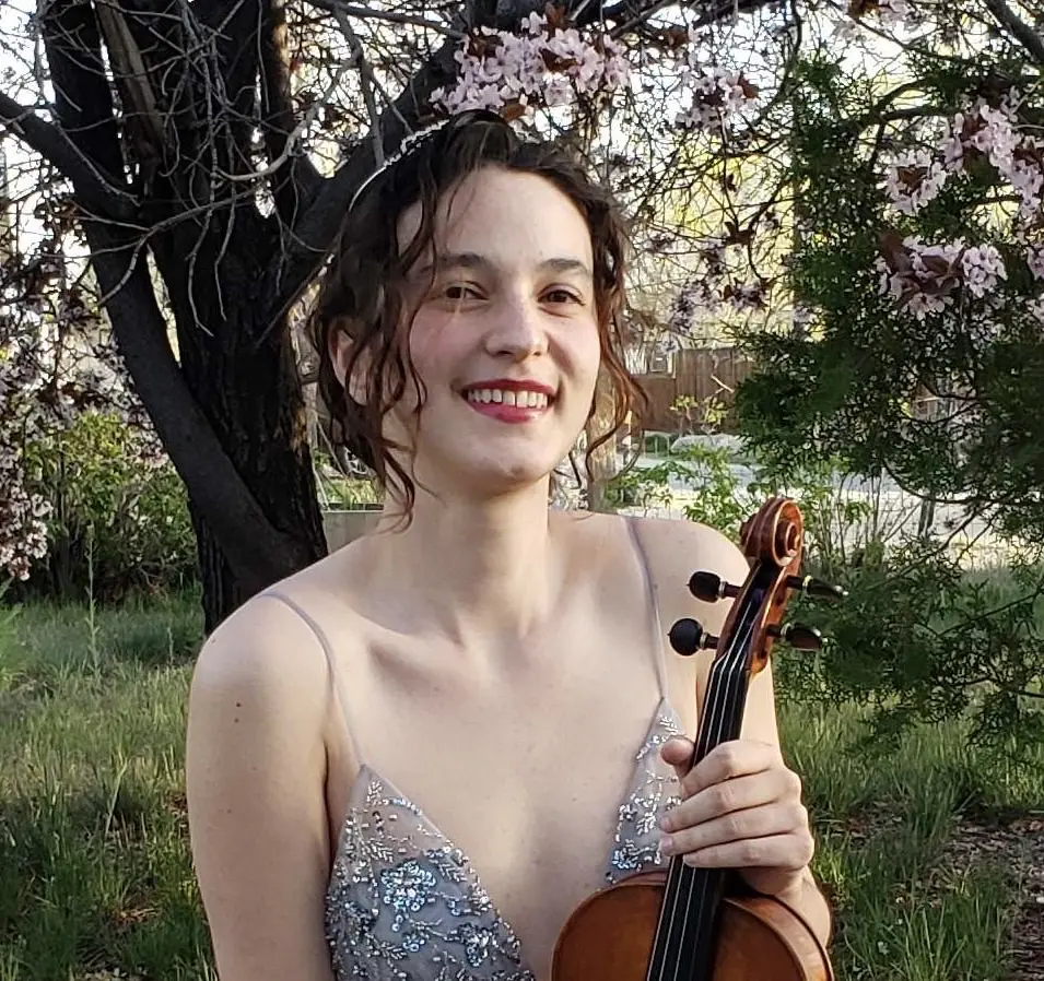 Yavanna Dill <br><h3>Violin and Viola Teacher</h3>